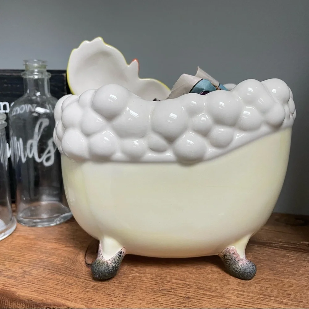 Ceramic Rubber Ducky in Tub - Picture 4 of 9